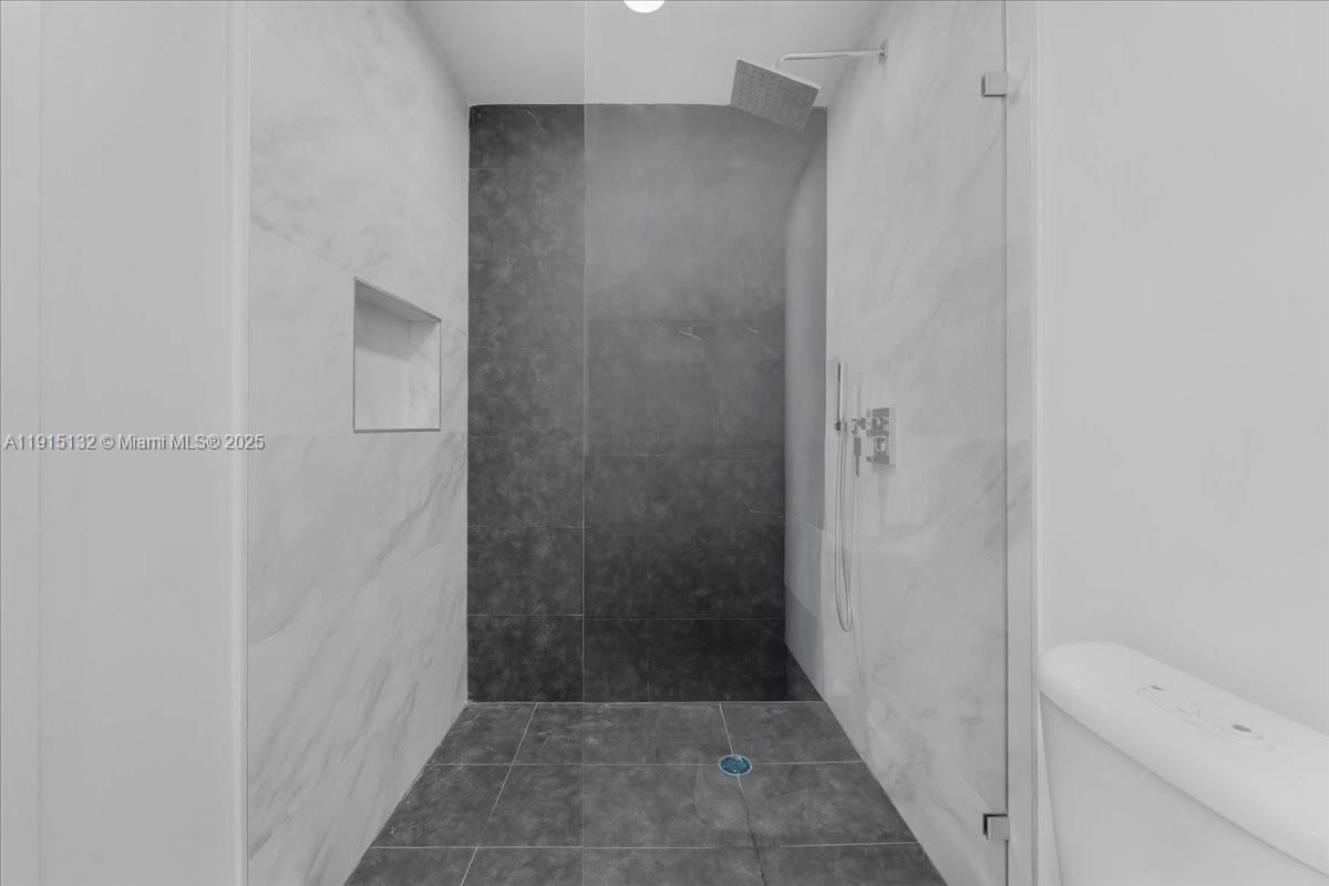 Real estate property located at 5220 6 ST, Miami-dade, Hills Trail Grove, Miami, FL