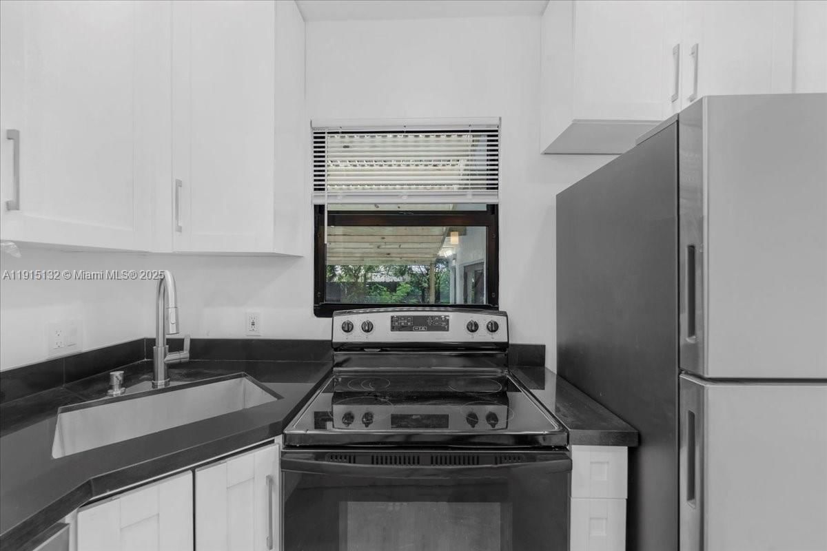 Real estate property located at 5220 6 ST, Miami-dade, Hills Trail Grove, Miami, FL