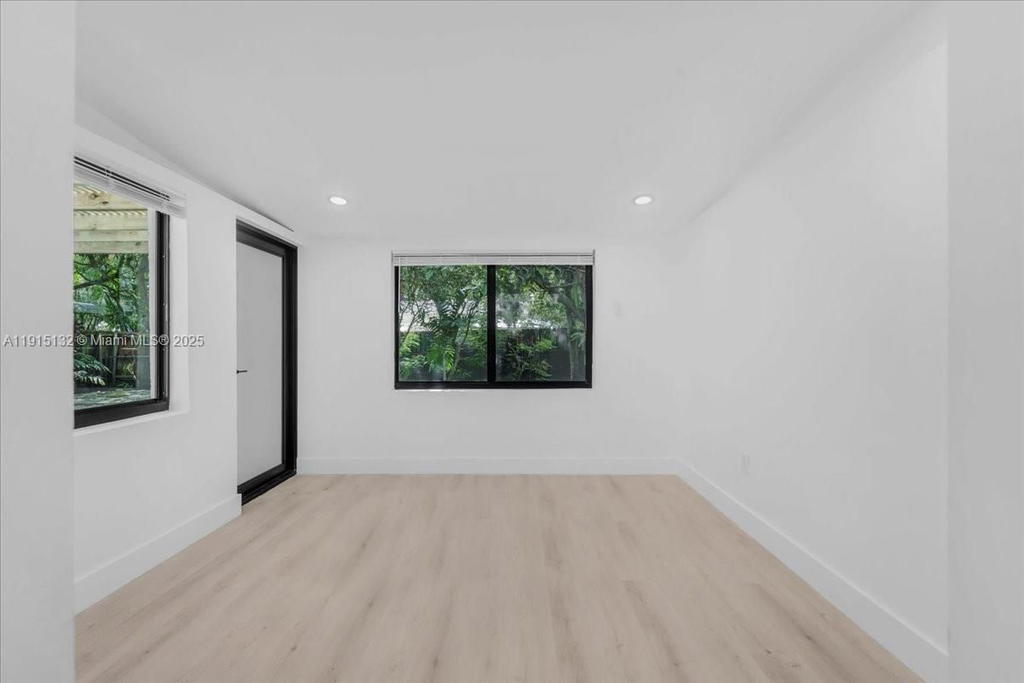 Real estate property located at 5220 6 ST, Miami-dade, Hills Trail Grove, Miami, FL