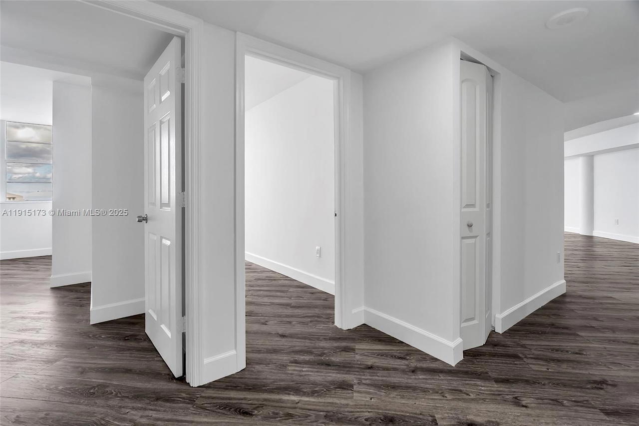 Real estate property located at 825 Brickell Bay Dr #1942, Miami-dade, Four Ambassadors Condo Ph, Miami, FL