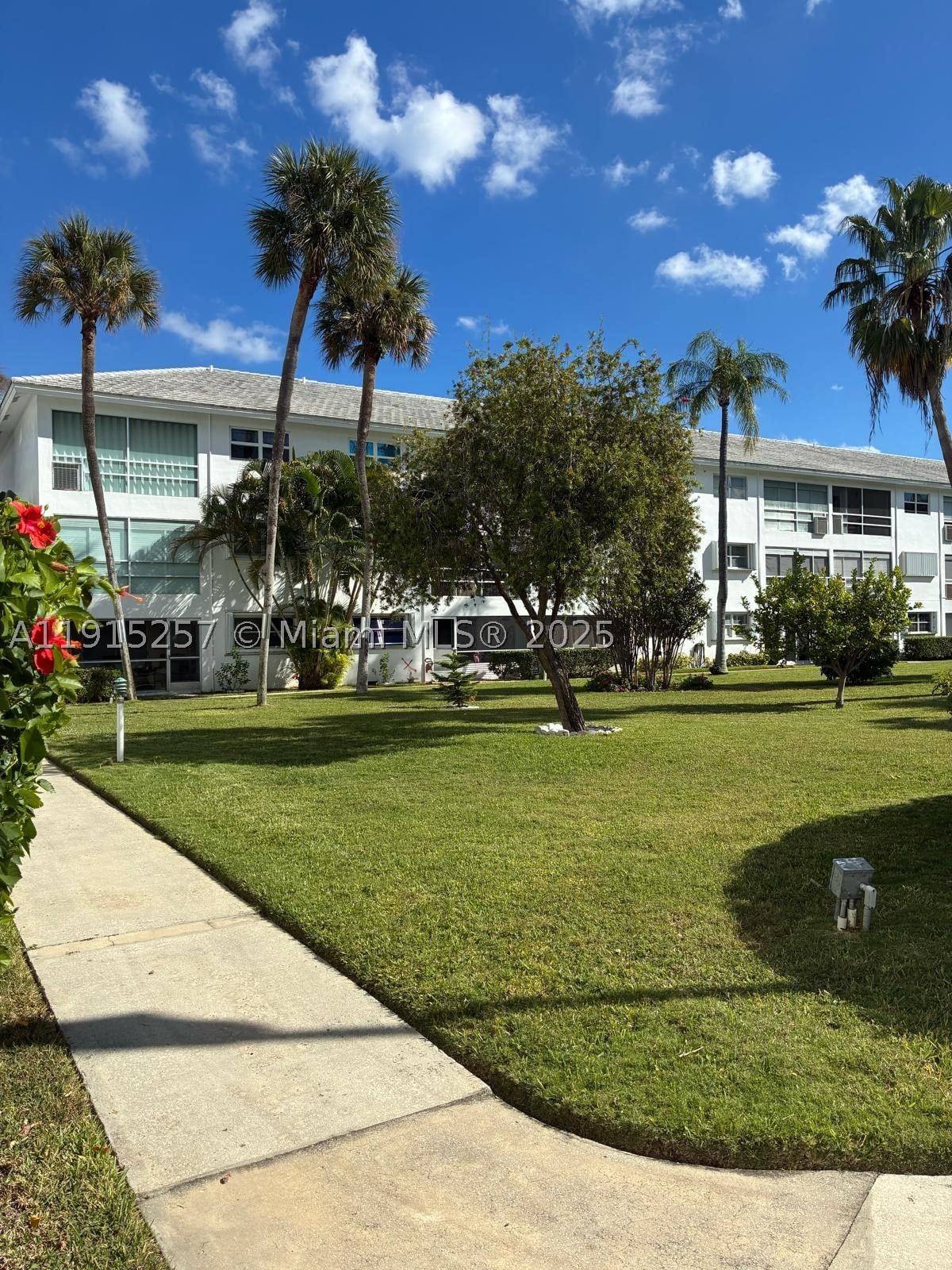 Real estate property located at 2050 39th St #311 NORTH, Broward, Lighthouse Point Gardens, Lighthouse Point, FL