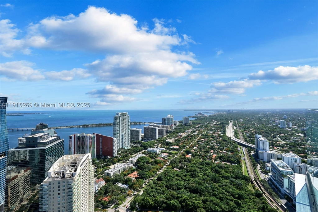 Real estate property located at 1300 Miami Ave #1407, Miami-dade, 1300 S Miami Avenue Condo, Miami, FL