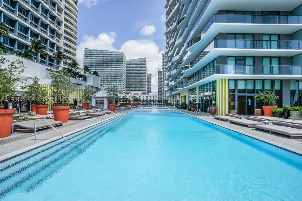 Real estate property located at 1300 Miami Ave #1407, Miami-dade, 1300 S Miami Avenue Condo, Miami, FL