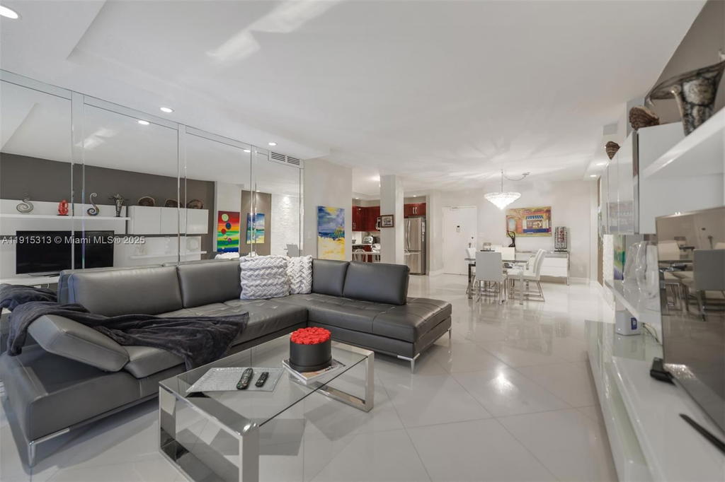 Real estate property located at 1950 Ocean Dr #5G, Broward, Hemispheres Condo, Hallandale Beach, FL