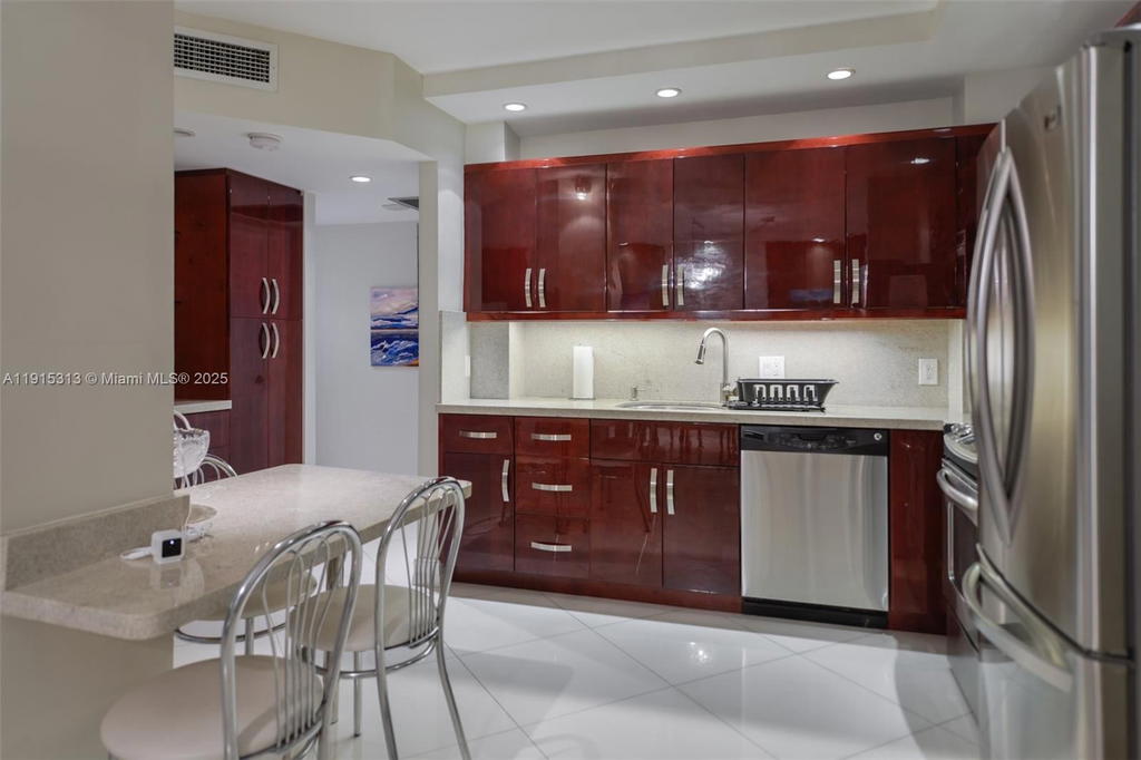 Real estate property located at 1950 Ocean Dr #5G, Broward, Hemispheres Condo, Hallandale Beach, FL