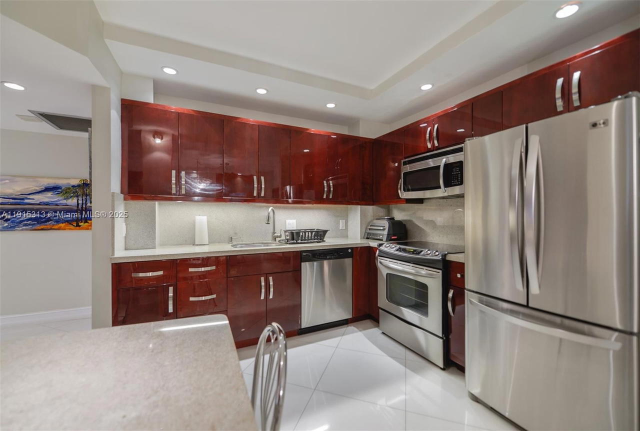 Real estate property located at 1950 Ocean Dr #5G, Broward, Hemispheres Condo, Hallandale Beach, FL