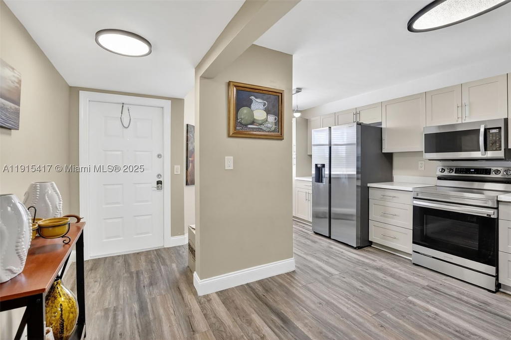 Real estate property located at 2521 104th Ave #203, Broward, Sunrise Lakes 211 Condo, Sunrise, FL