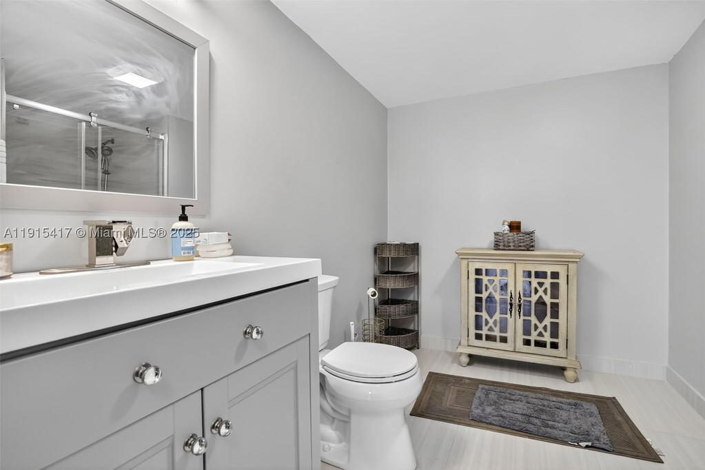 Real estate property located at 2521 104th Ave #203, Broward, Sunrise Lakes 211 Condo, Sunrise, FL