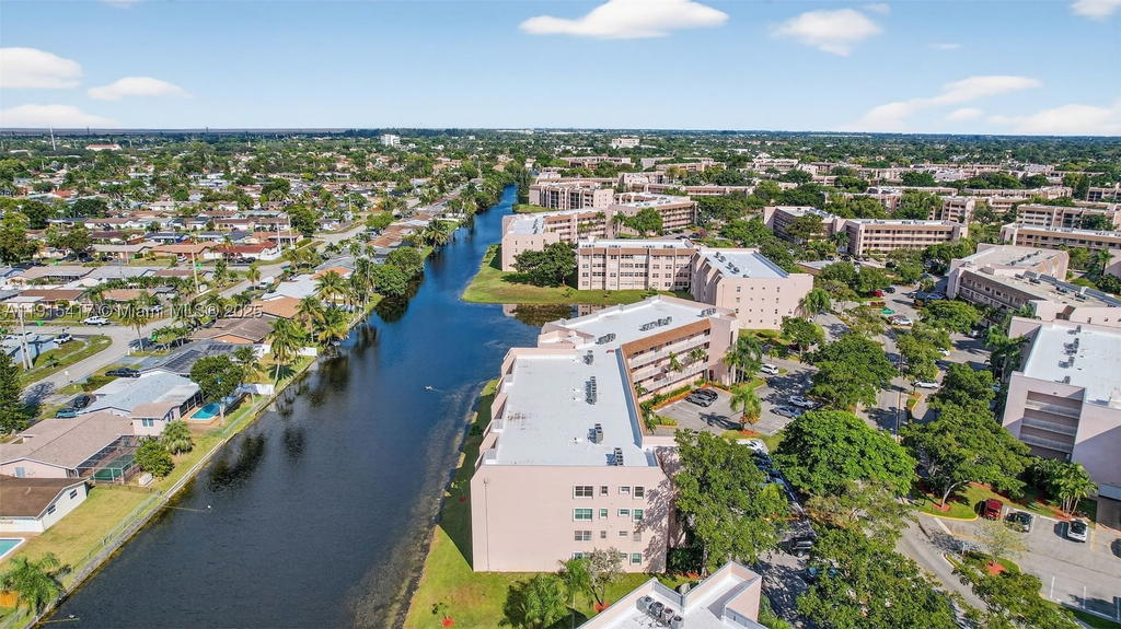 Real estate property located at 2521 104th Ave #203, Broward, Sunrise Lakes 211 Condo, Sunrise, FL