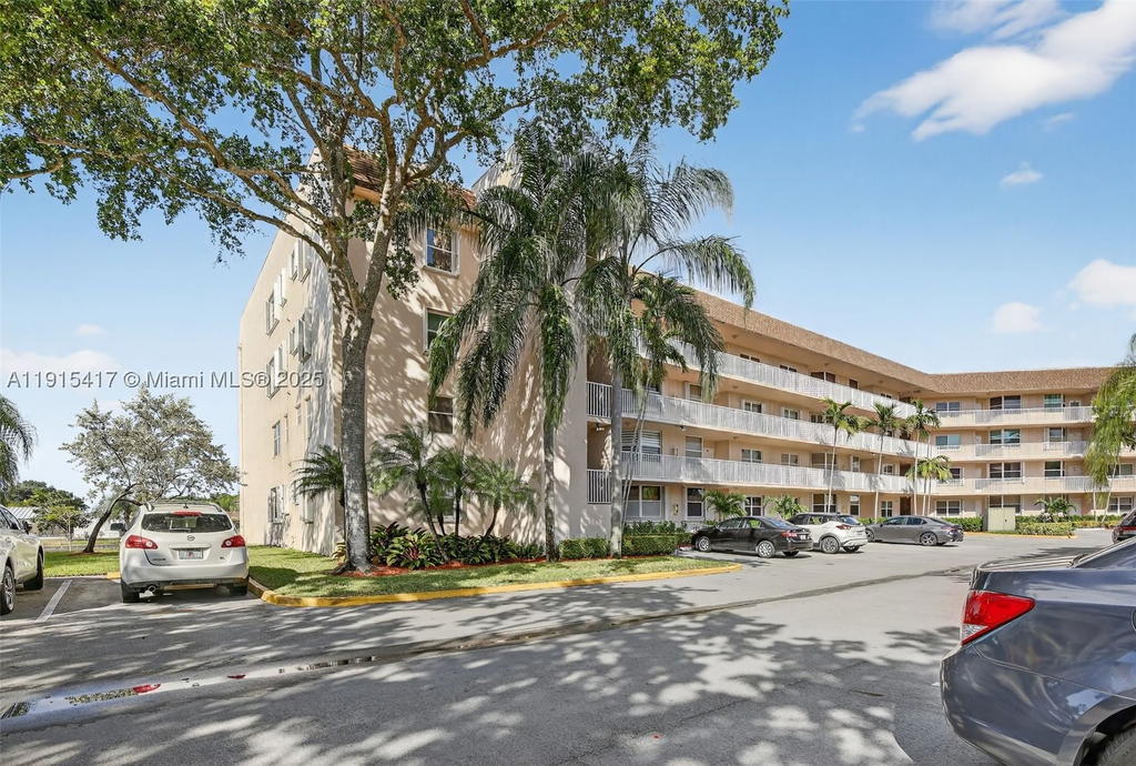 Real estate property located at 2521 104th Ave #203, Broward, Sunrise Lakes 211 Condo, Sunrise, FL