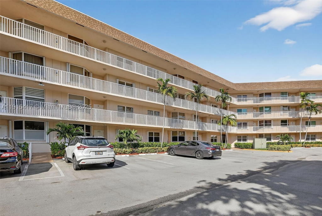 Real estate property located at 2521 104th Ave #203, Broward, Sunrise Lakes 211 Condo, Sunrise, FL