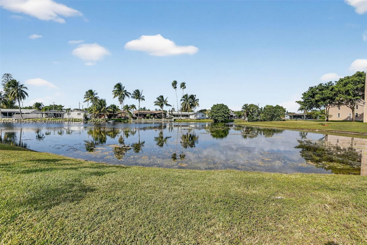 Real estate property located at 2521 104th Ave #203, Broward, Sunrise Lakes 211 Condo, Sunrise, FL