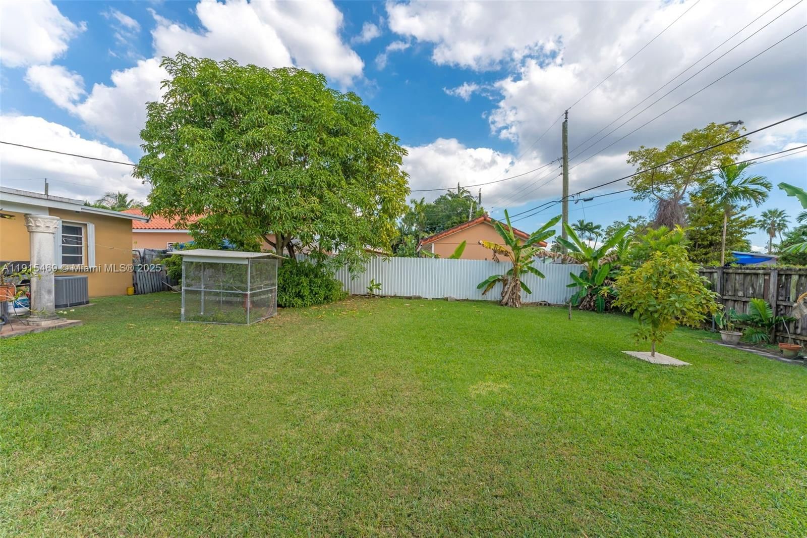 Real estate property located at 11260 60th Ter, Miami-dade, Westwood Lake 9th Addn, Miami, FL