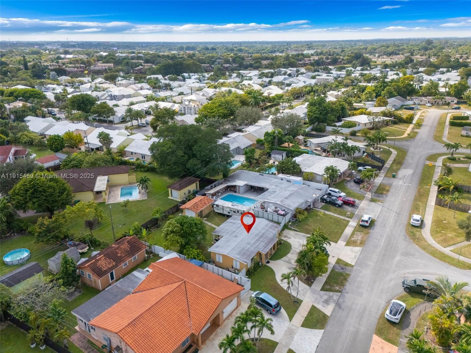 Real estate property located at 11260 60th Ter, Miami-dade, Westwood Lake 9th Addn, Miami, FL