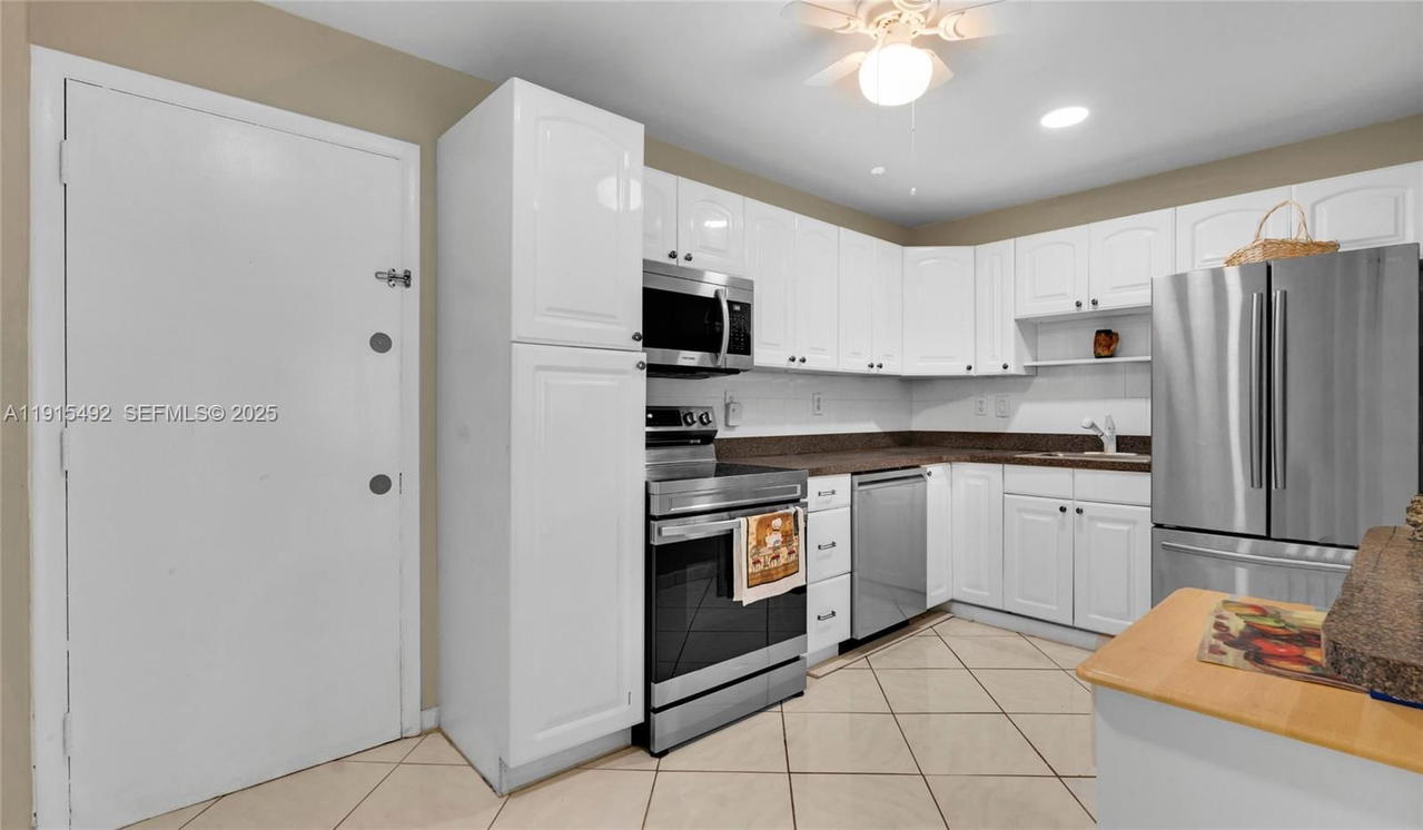 Real estate property located at 1801 Ocean Drive #207, Broward, Hyde Park Towers Condo, Hollywood, FL