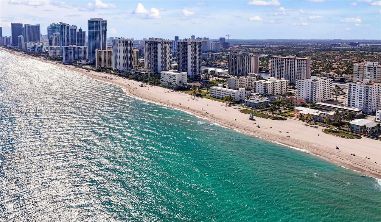 Real estate property located at 1801 Ocean Drive #207, Broward, Hyde Park Towers Condo, Hollywood, FL