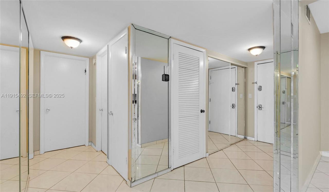 Real estate property located at 1801 Ocean Drive #207, Broward, Hyde Park Towers Condo, Hollywood, FL