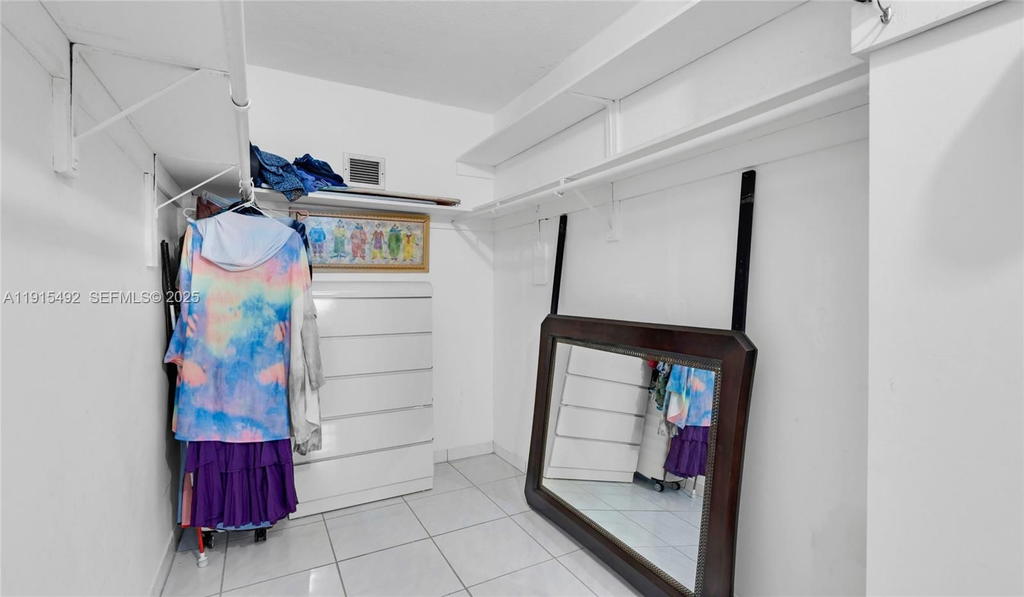 Real estate property located at 1801 Ocean Drive #207, Broward, Hyde Park Towers Condo, Hollywood, FL