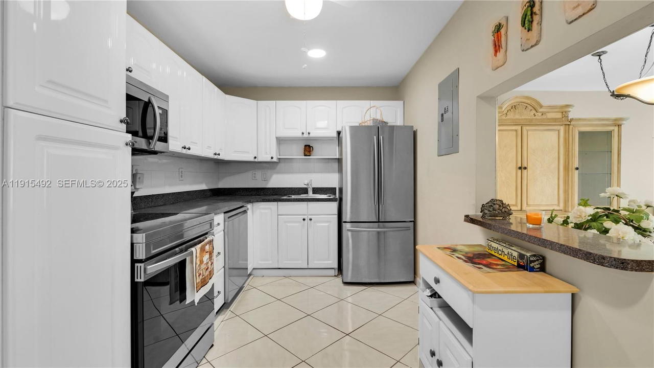 Real estate property located at 1801 Ocean Drive #207, Broward, Hyde Park Towers Condo, Hollywood, FL