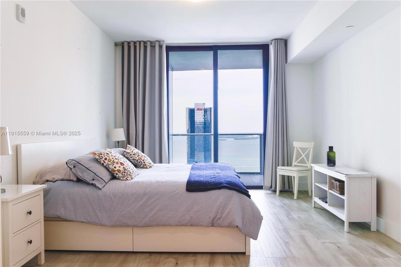 Real estate property located at 1010 Brickell Ave #3002, Miami-dade, 1010 Brickell Condo, Miami, FL