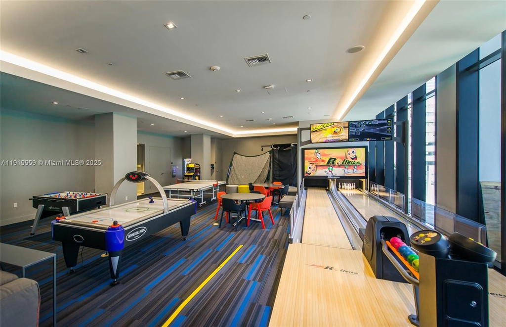 Real estate property located at 1010 Brickell Ave #3002, Miami-dade, 1010 Brickell Condo, Miami, FL