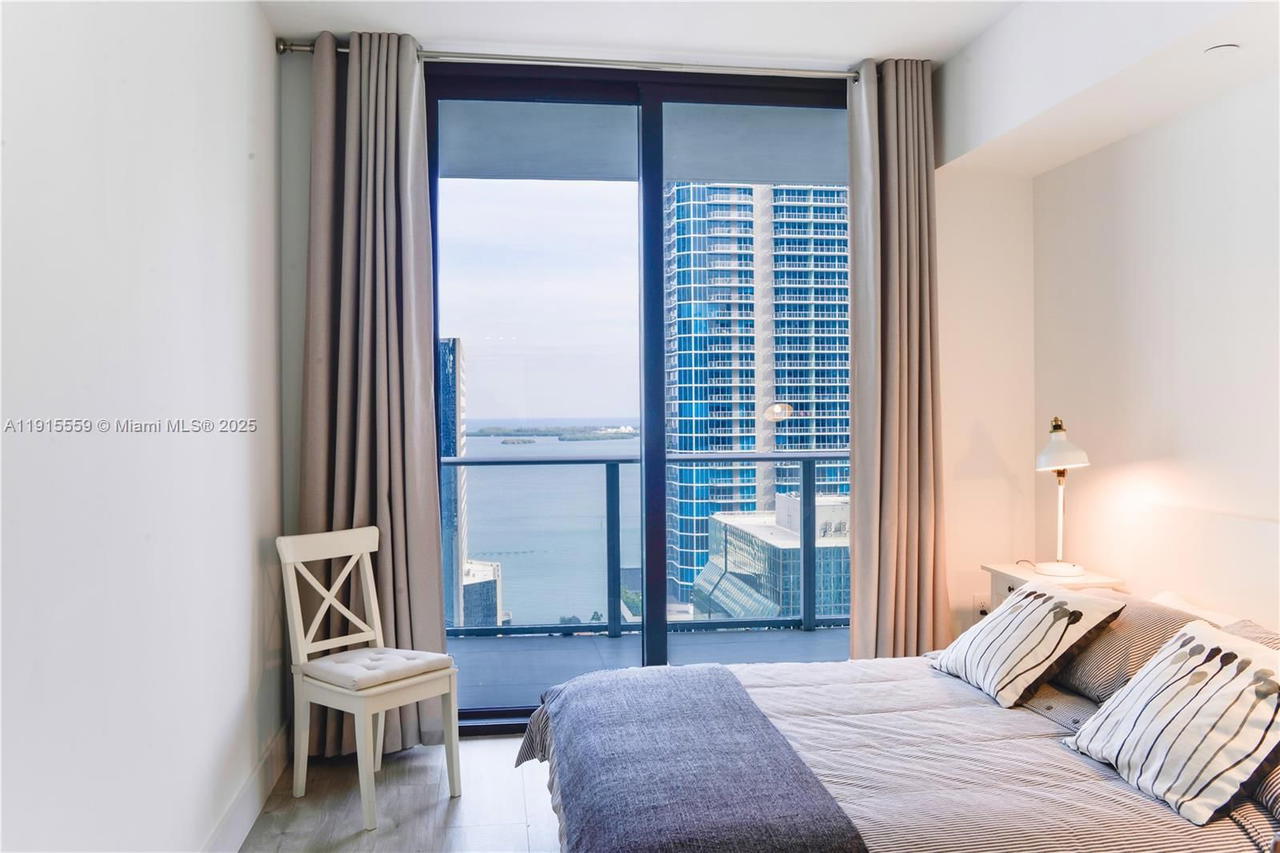 Real estate property located at 1010 Brickell Ave #3002, Miami-dade, 1010 Brickell Condo, Miami, FL