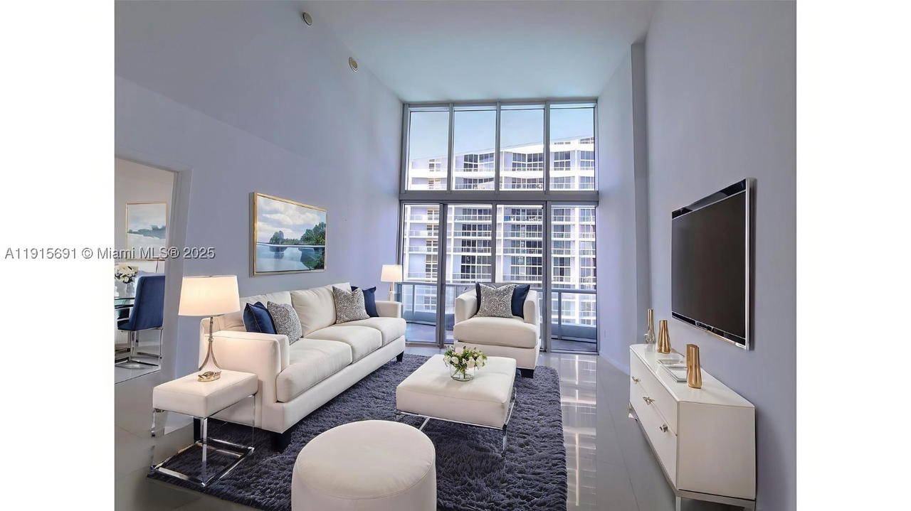 Real estate property located at 495 Brickell Ave #2206, Miami-dade, Icon Brickell No Two, Miami, FL