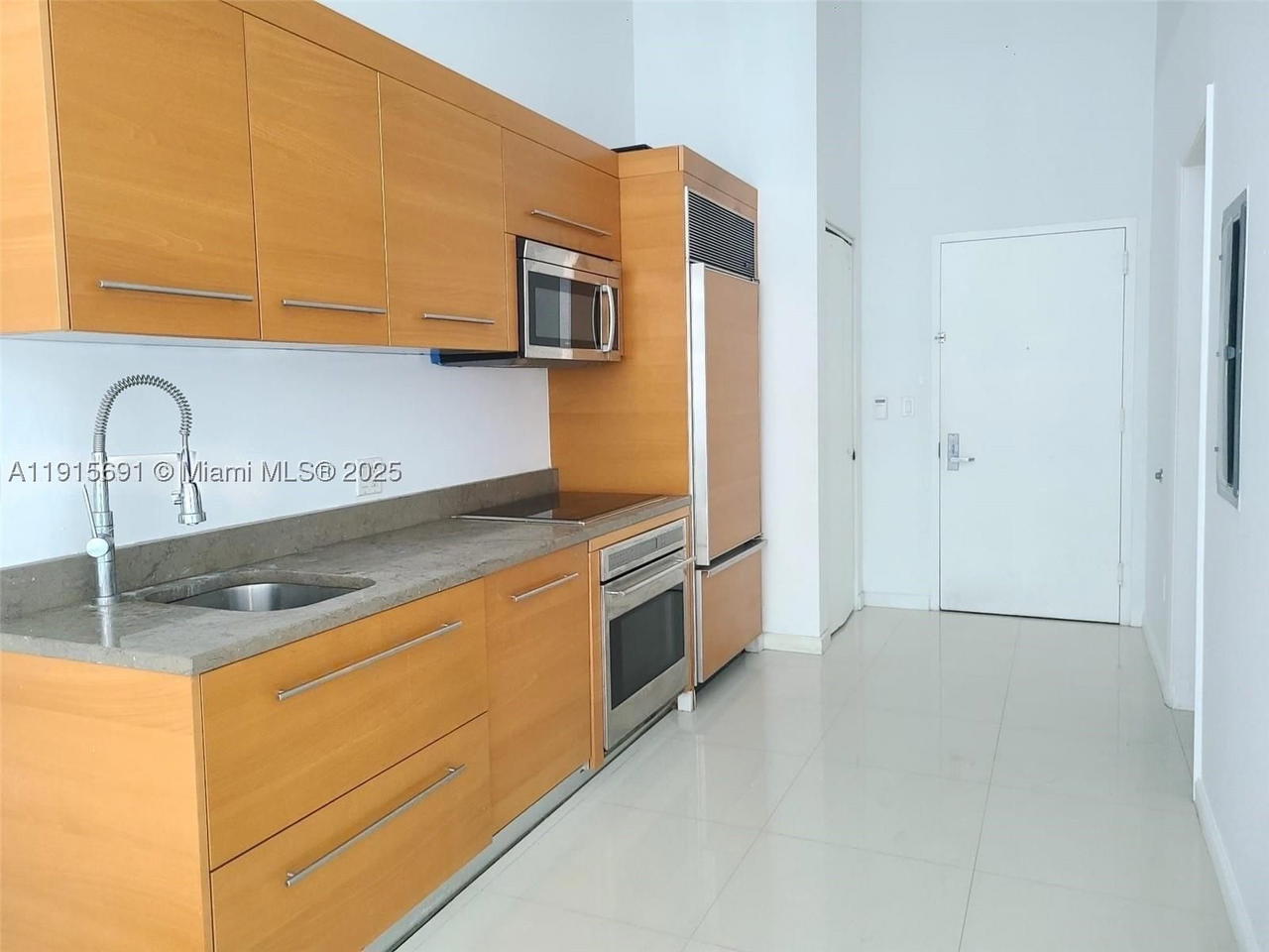 Real estate property located at 495 Brickell Ave #2206, Miami-dade, Icon Brickell No Two, Miami, FL