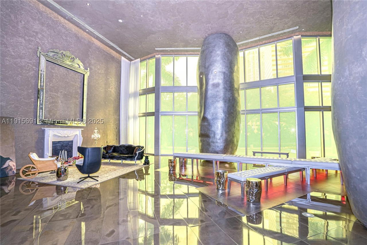 Real estate property located at 495 Brickell Ave #2206, Miami-dade, Icon Brickell No Two, Miami, FL