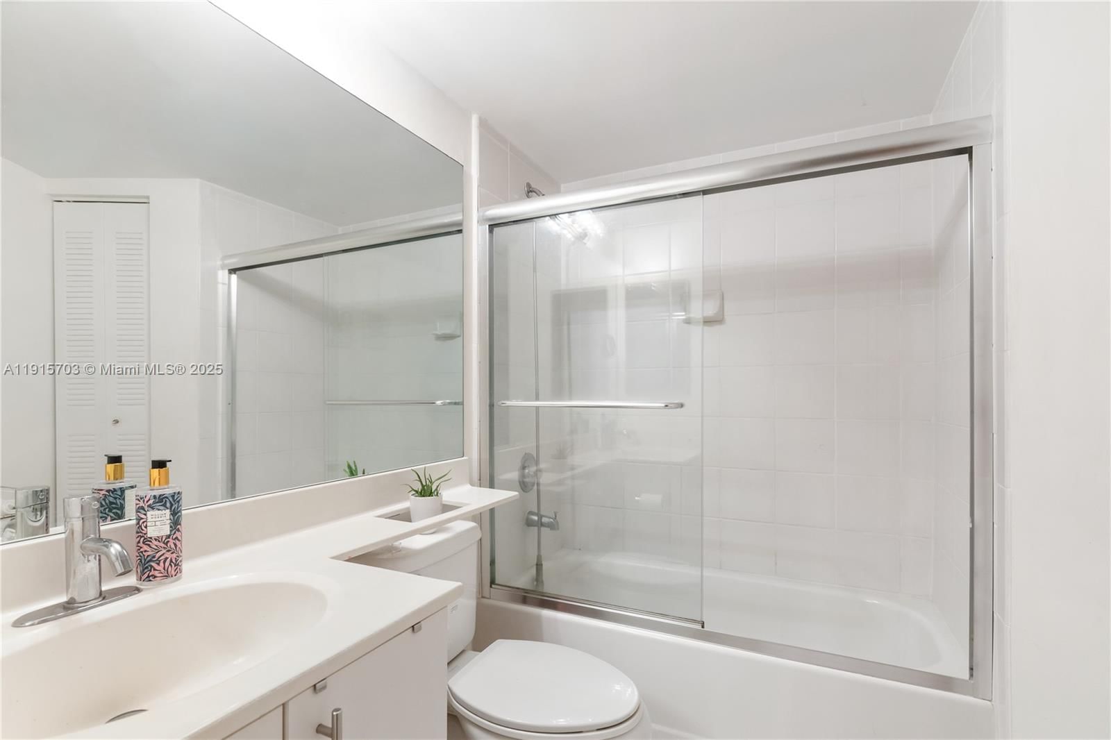 Real estate property located at 3300 192nd St #1603, Miami-dade, Parc Central Aventura Eas, Aventura, FL