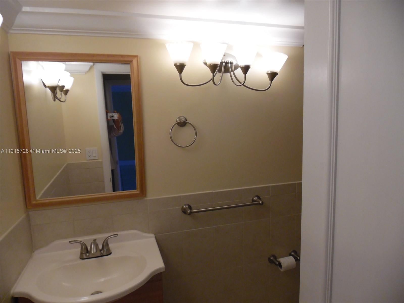 Real estate property located at 1501 191st St C107, Miami-dade, Rolling Green Condo C, Miami, FL