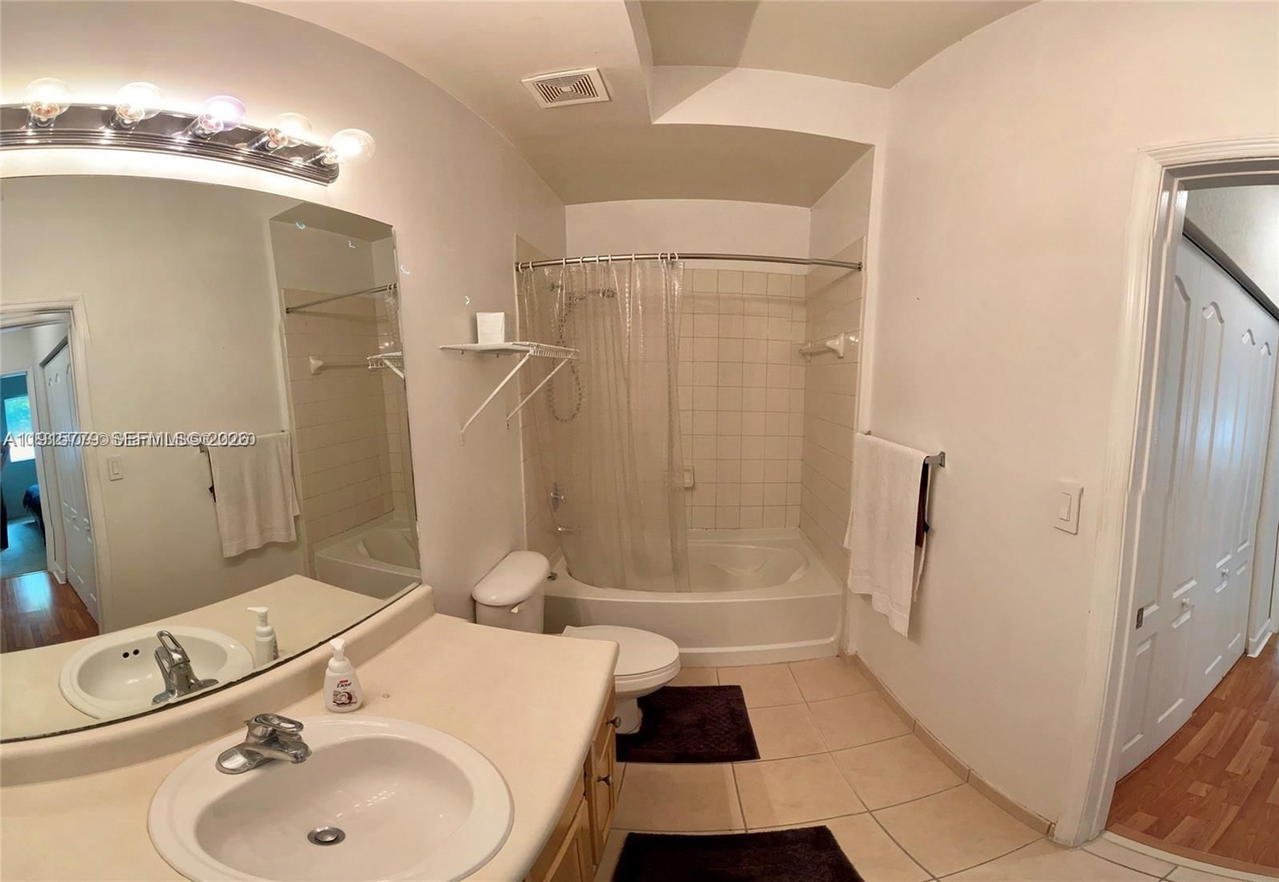 Real estate property located at 6001 70th St #115, Miami-dade, Valencia Condo, South Miami, FL