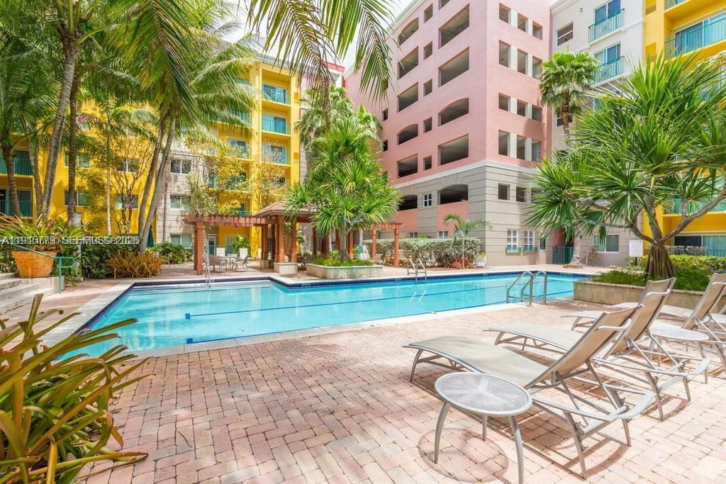 Real estate property located at 6001 70th St #115, Miami-dade, Valencia Condo, South Miami, FL