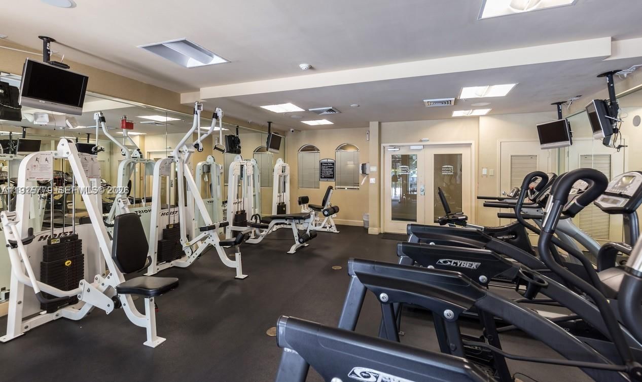 Real estate property located at 6001 70th St #115, Miami-dade, Valencia Condo, South Miami, FL