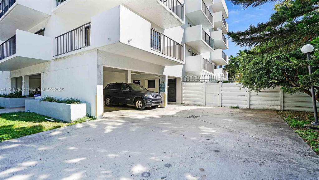 Real estate property located at 8255 Abbott Ave #403, Miami-dade, Abbott By The Sea Condo, Miami Beach, FL