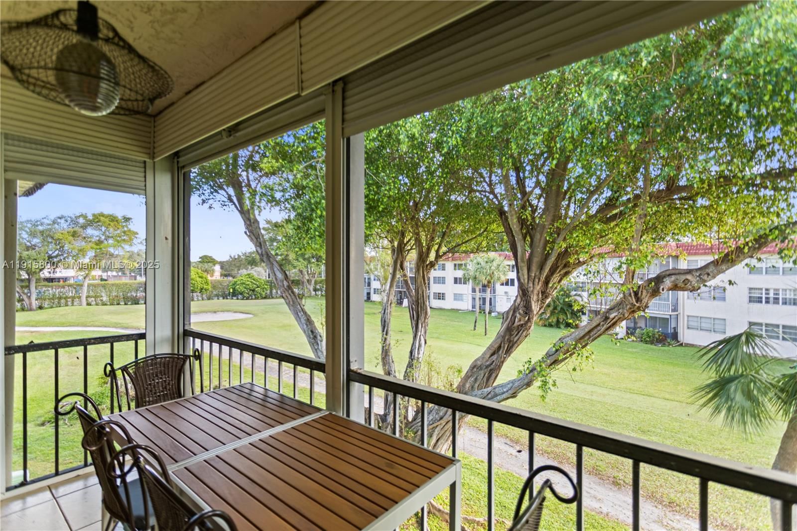 Real estate property located at 8940 Hollybrook Blvd #53-304, Broward, Hollybrook Golf And, Pembroke Pines, FL