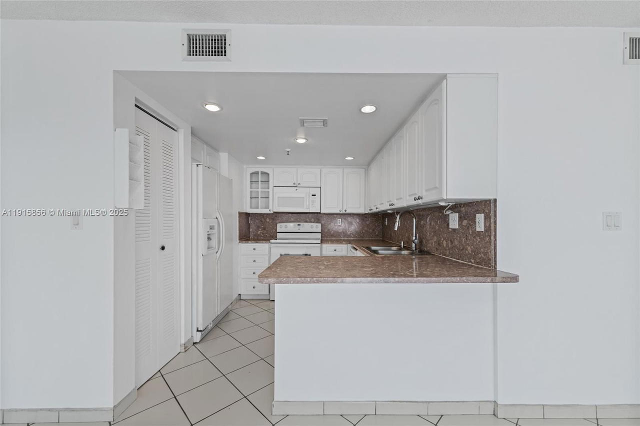 Real estate property located at 7832 Collins Ave #207, Miami-dade, Park Beach Club Condo, Miami Beach, FL