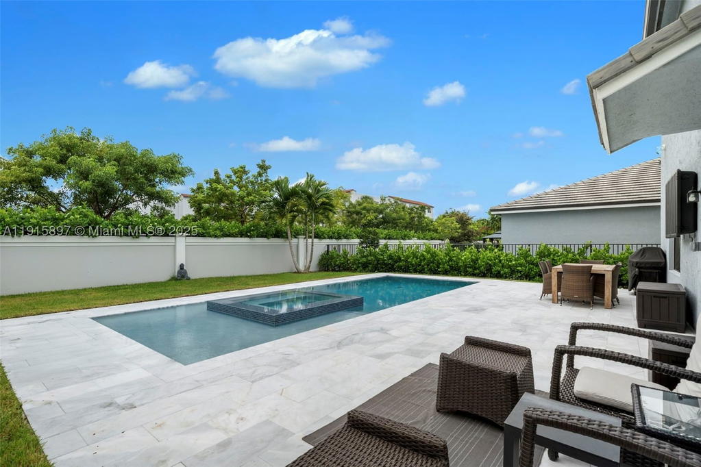 Real estate property located at 3142 Poinciana St, Broward, Somerset Plaza, Lauderdale Lakes, FL
