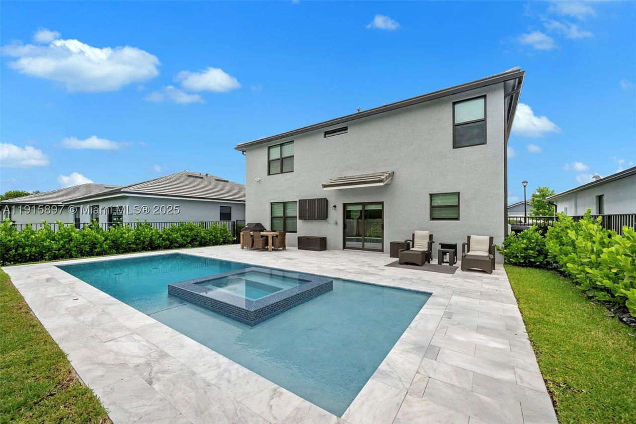 Real estate property located at 3142 Poinciana St, Broward, Somerset Plaza, Lauderdale Lakes, FL