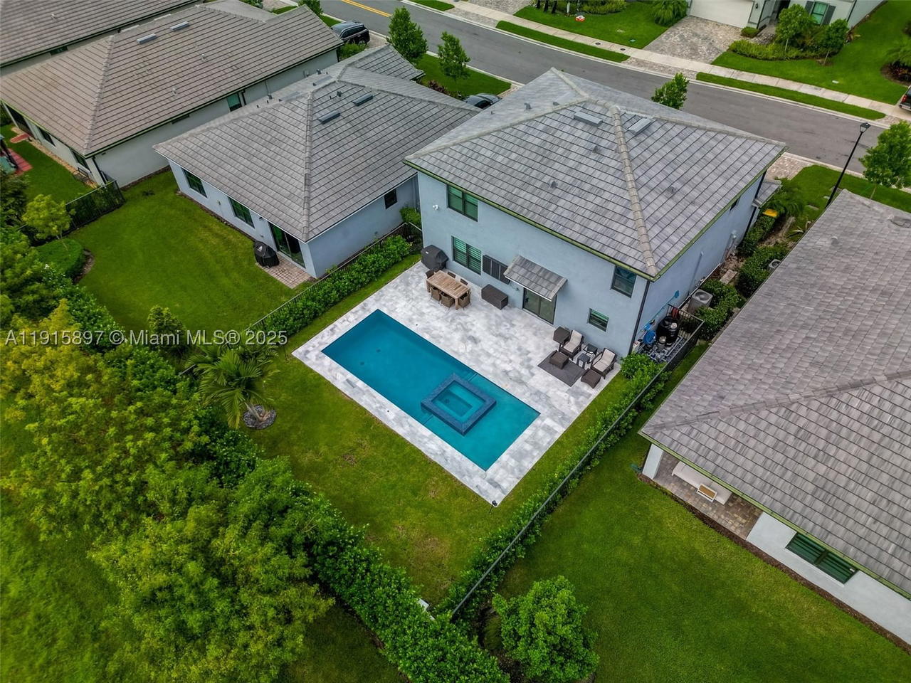 Real estate property located at 3142 Poinciana St, Broward, Somerset Plaza, Lauderdale Lakes, FL