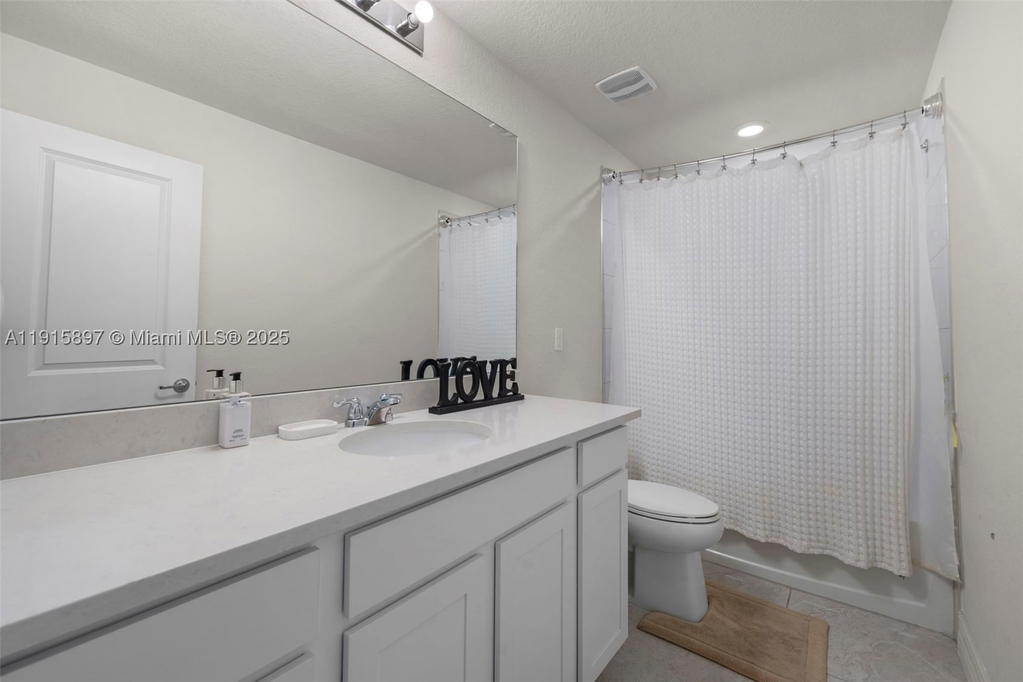 Real estate property located at 3142 Poinciana St, Broward, Somerset Plaza, Lauderdale Lakes, FL