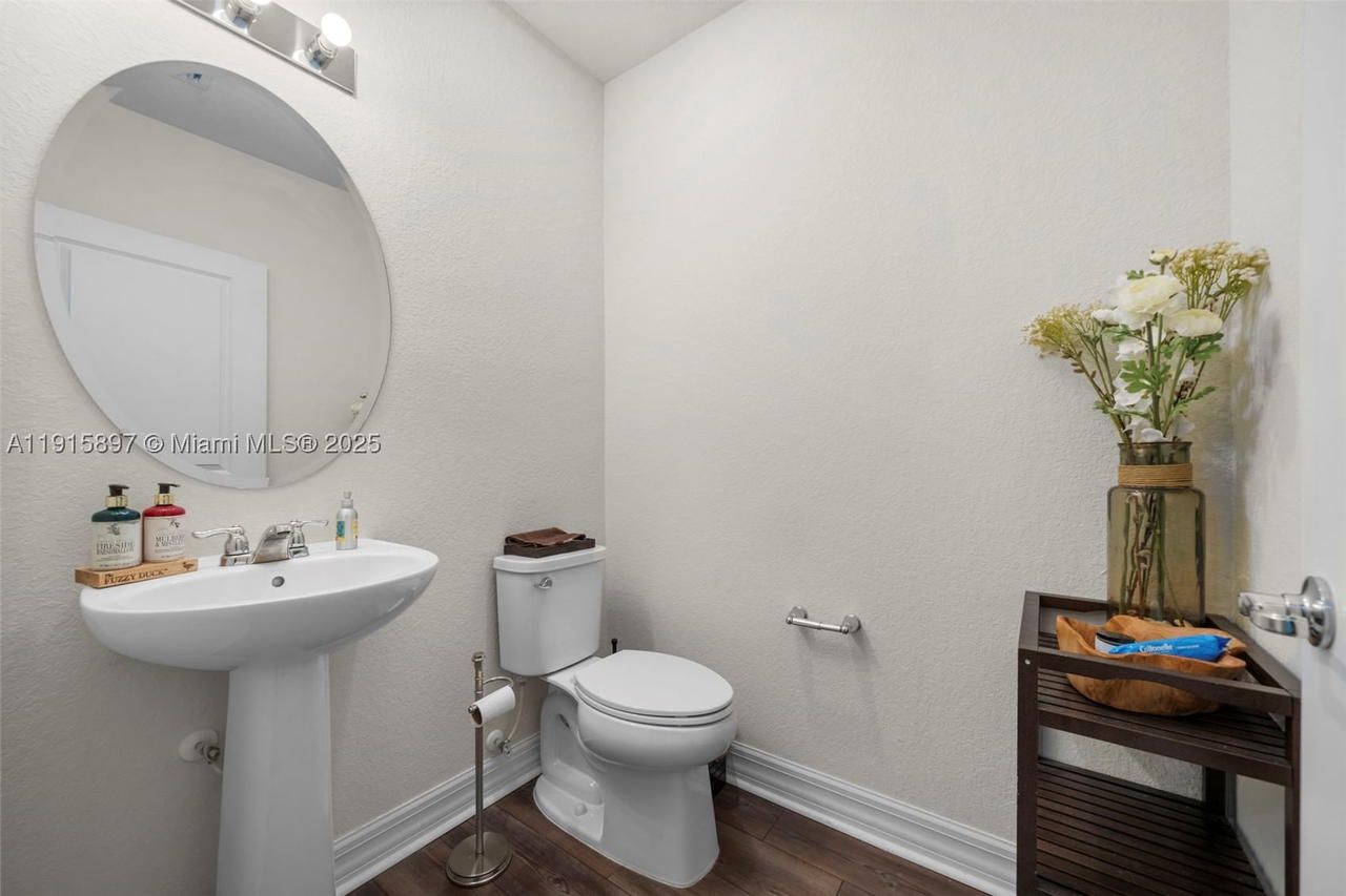 Real estate property located at 3142 Poinciana St, Broward, Somerset Plaza, Lauderdale Lakes, FL