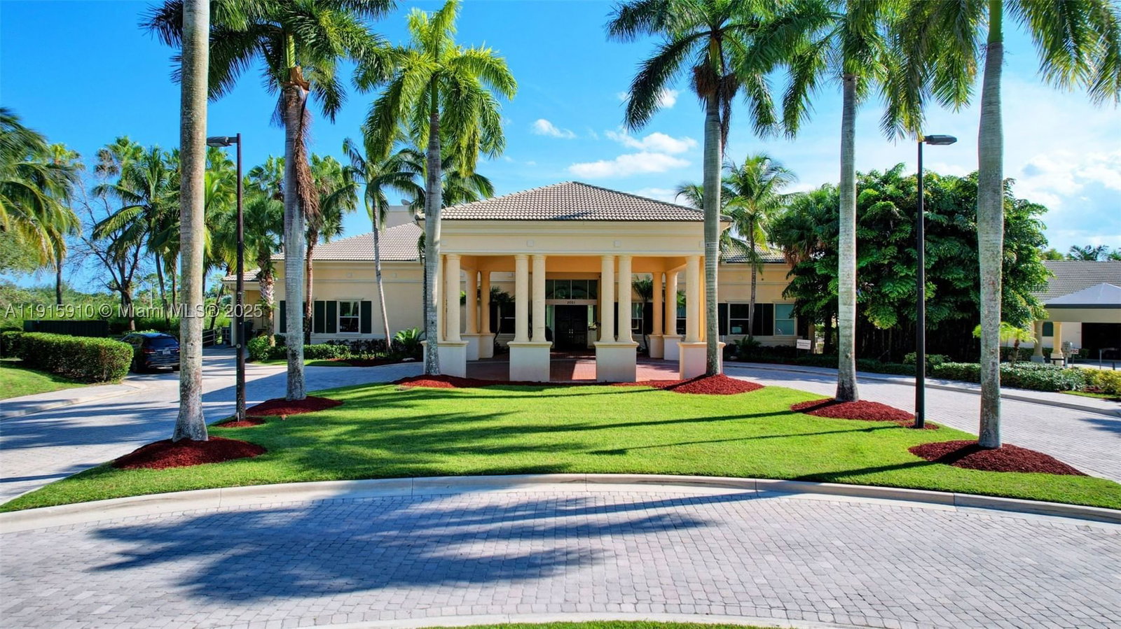 Real estate property located at 1579 Briar Oak Dr, Palm Beach, Madison Green 1 Par B, Royal Palm Beach, FL