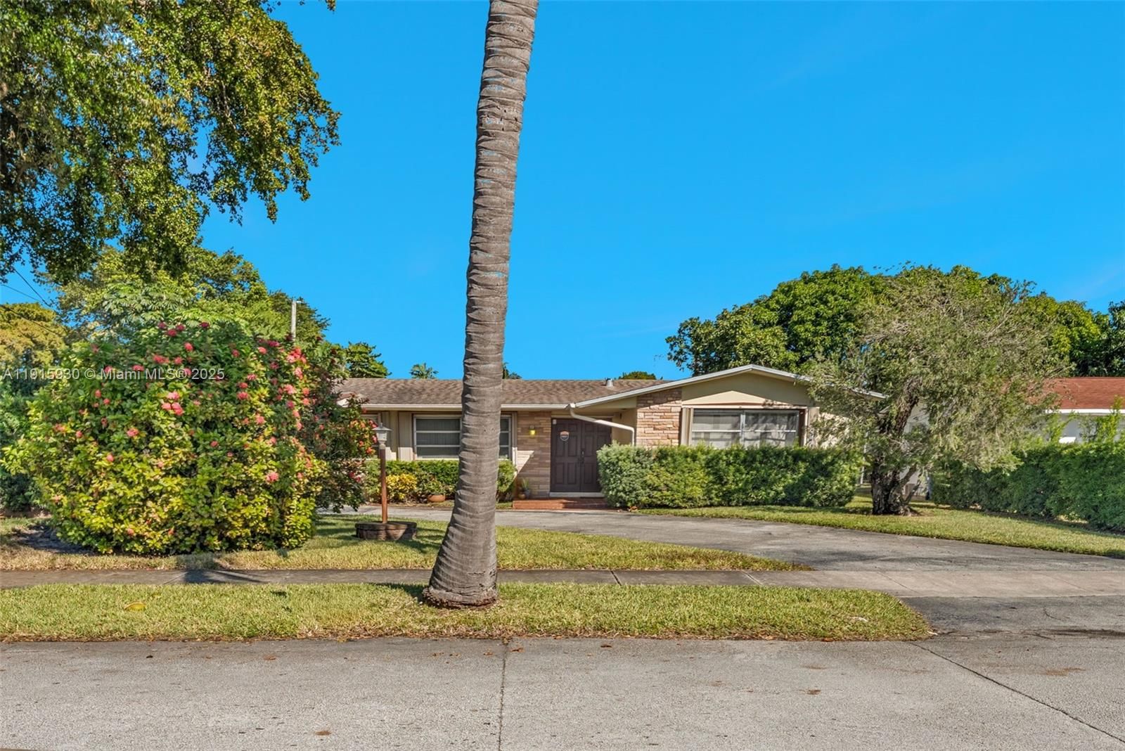 Real estate property located at 1325 171st St, Miami-dade, Granada Homes No 1, Miami, FL