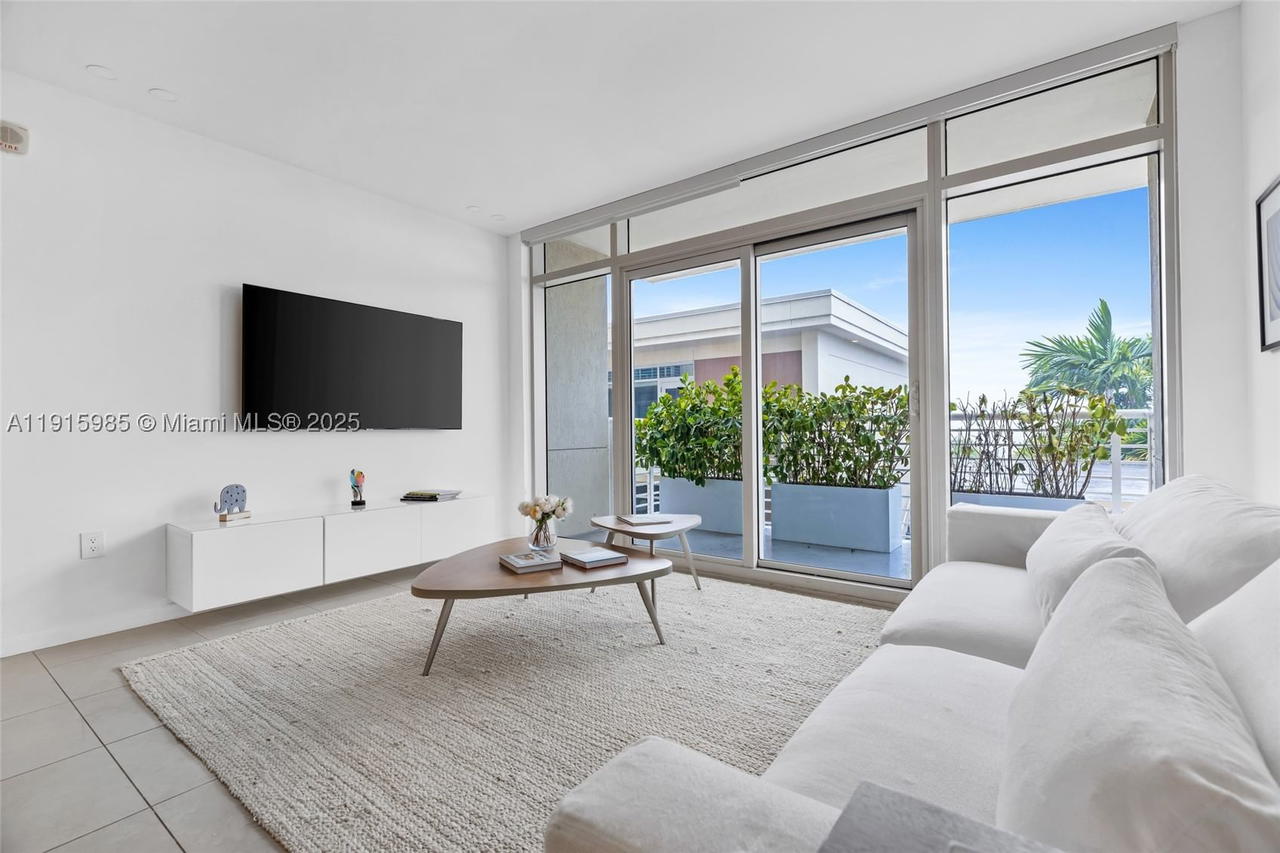 Real estate property located at 3250 1st Ave #605, Miami-dade, Midblock Miami Condo, Miami, FL