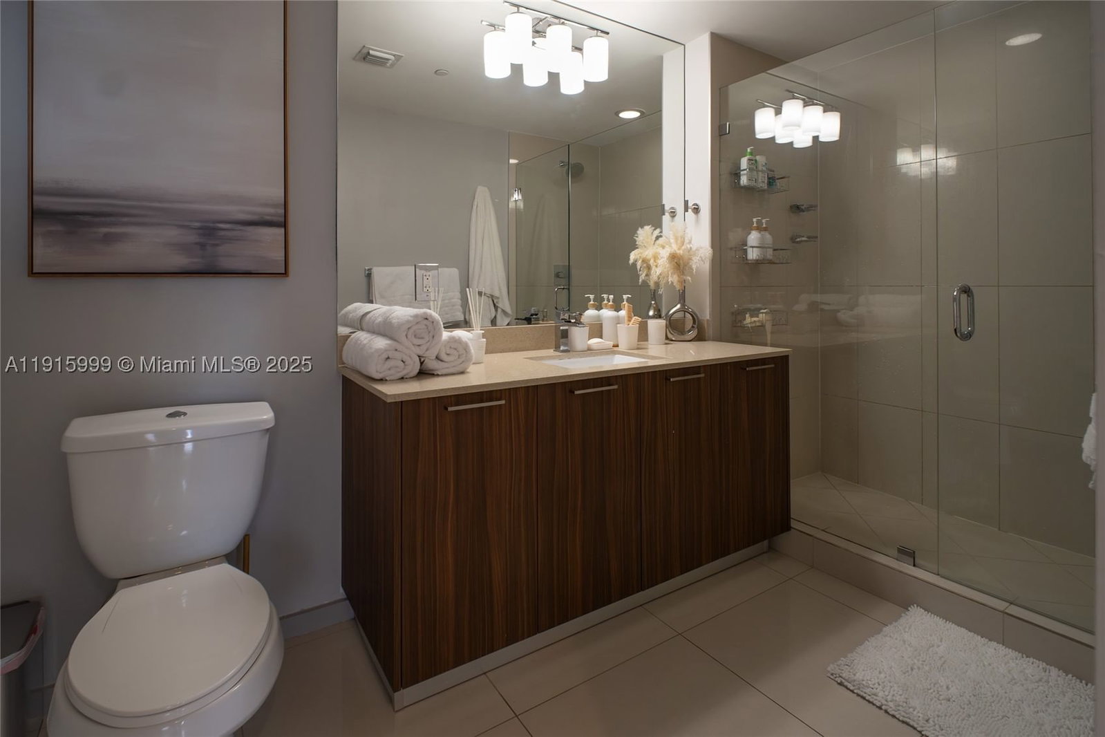 Real estate property located at 5300 Paseo Blvd #812, Miami-dade, 5252 Paseo Condo, Doral, FL