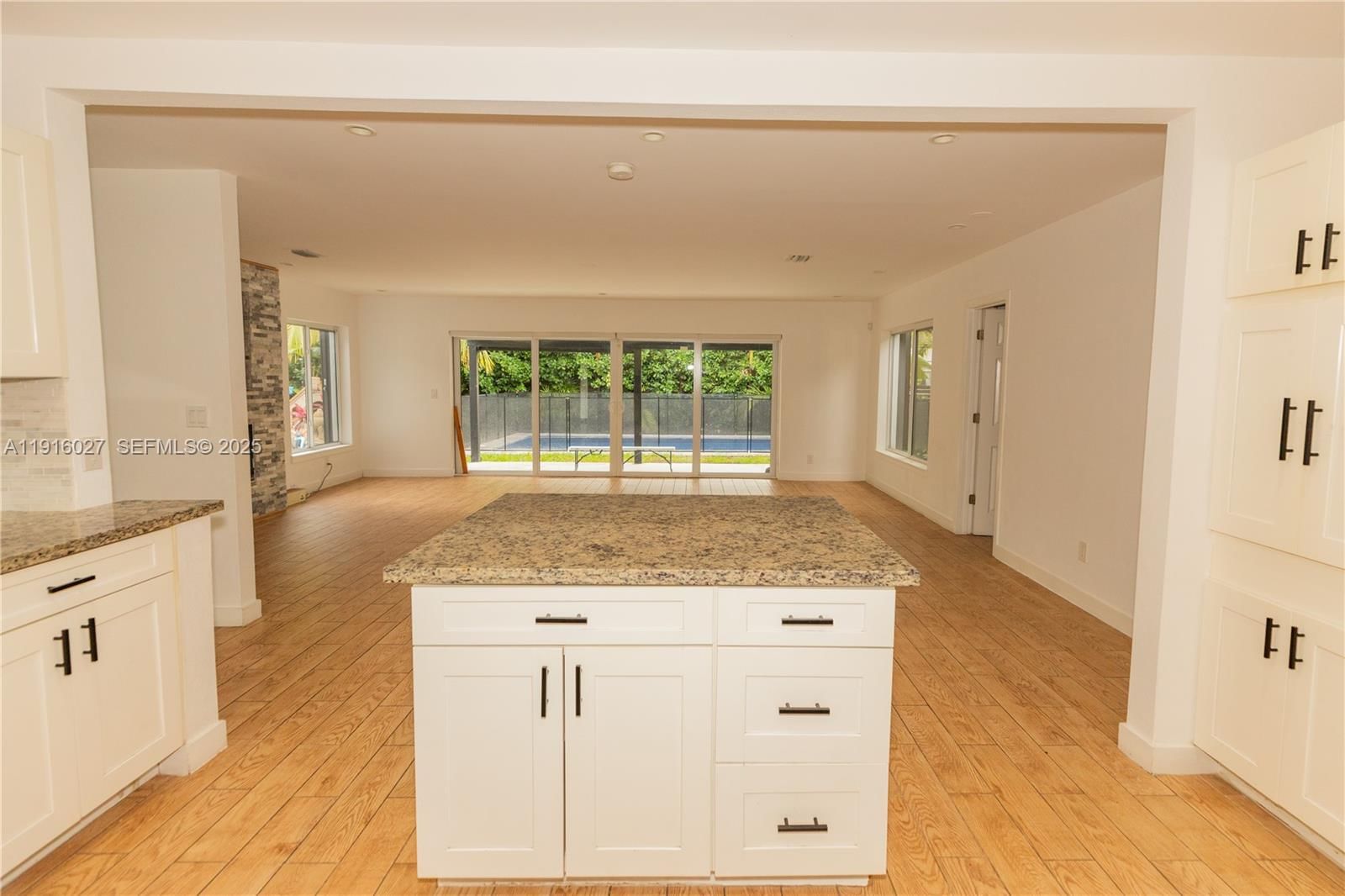 Real estate property located at 2510 207th Ter, Miami-dade, Sunswept Isle 1st Addn, Miami, FL