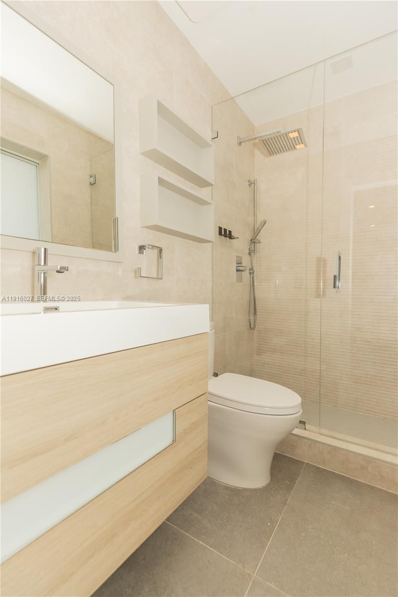Real estate property located at 2510 207th Ter, Miami-dade, Sunswept Isle 1st Addn, Miami, FL