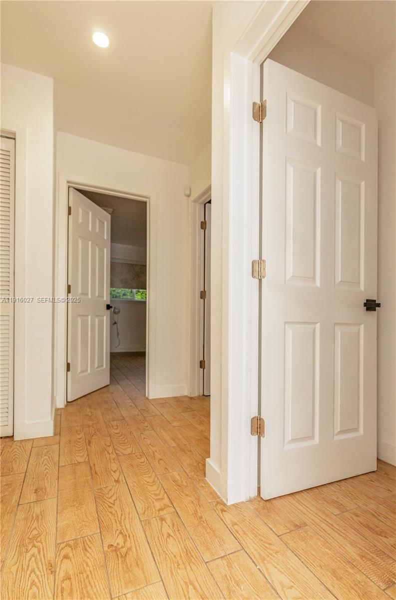 Real estate property located at 2510 207th Ter, Miami-dade, Sunswept Isle 1st Addn, Miami, FL