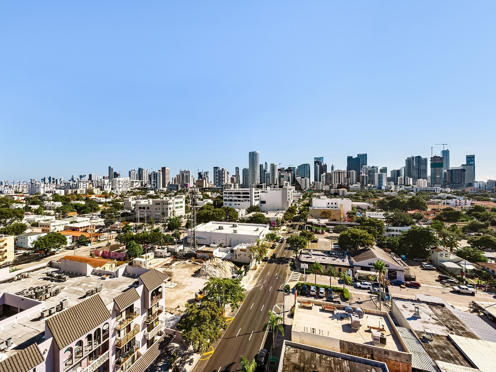 Real estate property located at 900 8th St #1208, Miami-dade, Brickell Vista Condo, Miami, FL